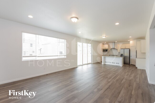 Building Photo - 14685 Normande Dr