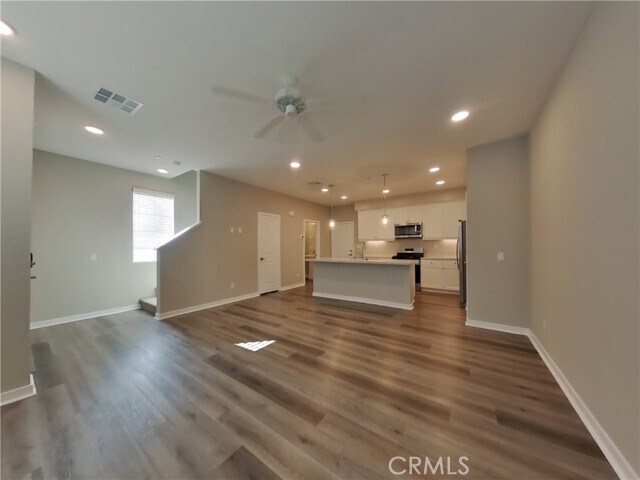 Foto del edificio - 24882 Padre Ct
