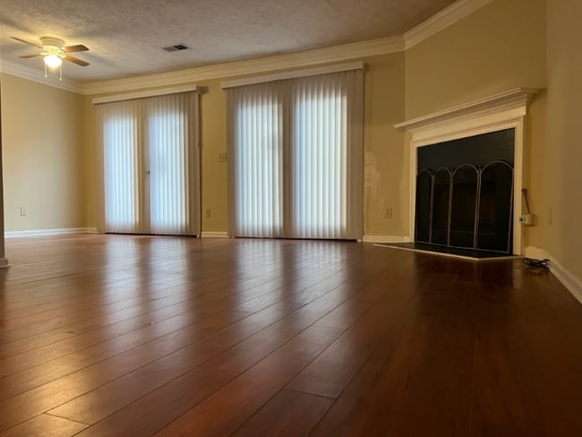 Building Photo - 6622 Meadow Rue Dr