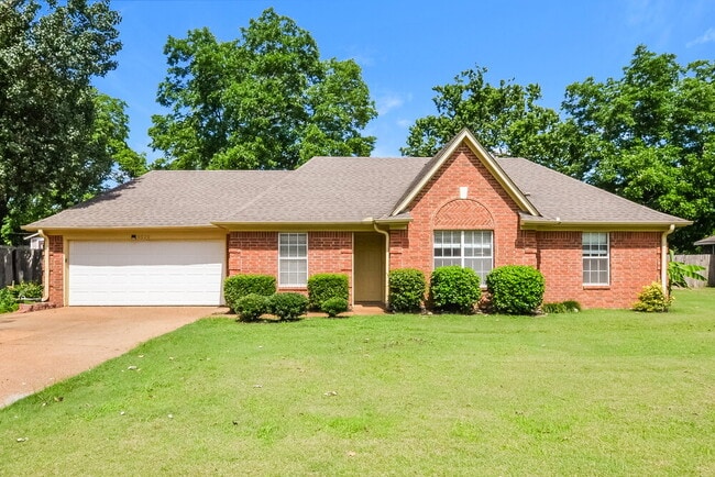 Building Photo - 6020 Oak Ridge Dr