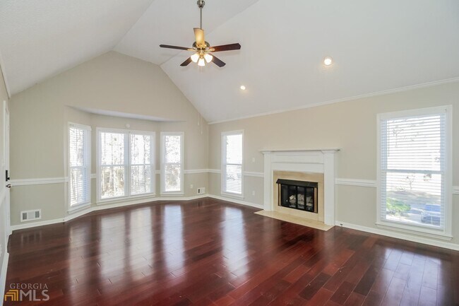Foto del edificio - 18 Bedford Ct