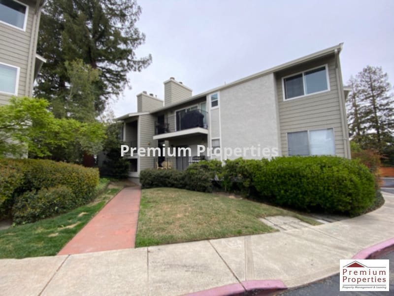 Primary Photo - 1089 Wesley Ct