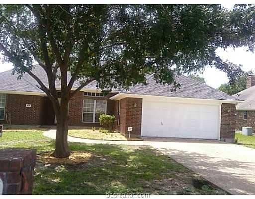 Photo - 708 Hasselt Street