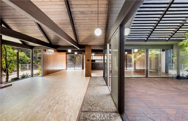 Foto del edificio - 4924 E Elsinore Ave