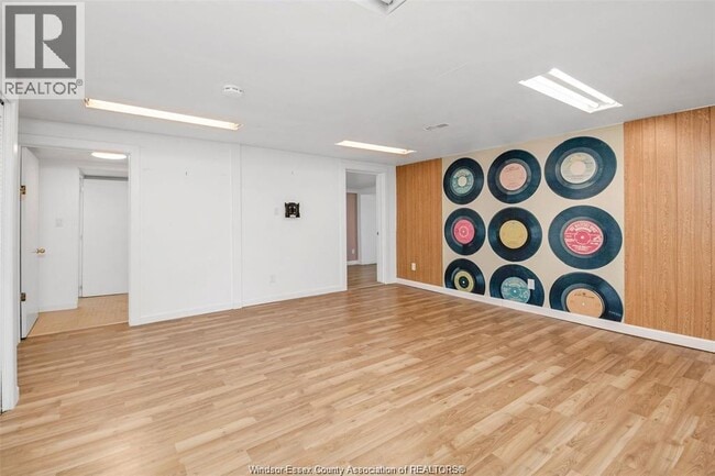 Photo du bâtiment - 21 Pearl St W