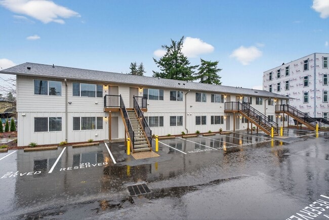 Building Photo - Woodstock Manor