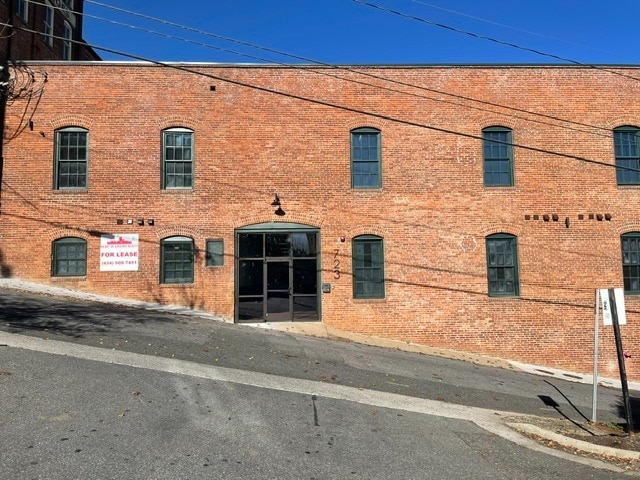 Building Photo - 723 Jefferson Street
