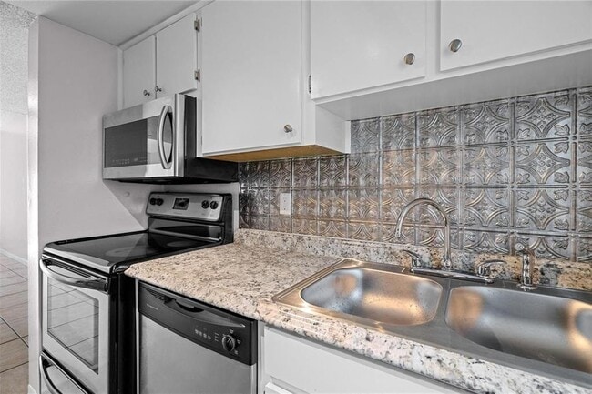 Building Photo - 5112 E Temple Heights Rd