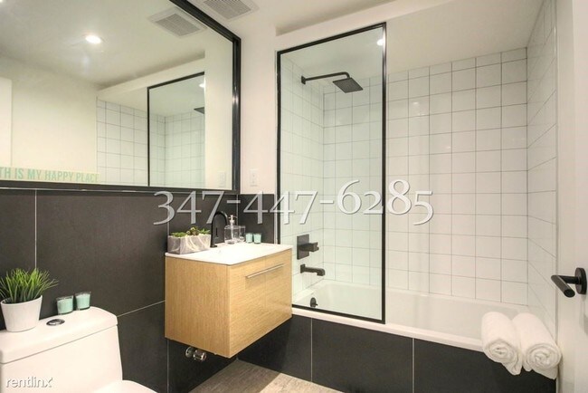 Building Photo - 10 Lexington Ave