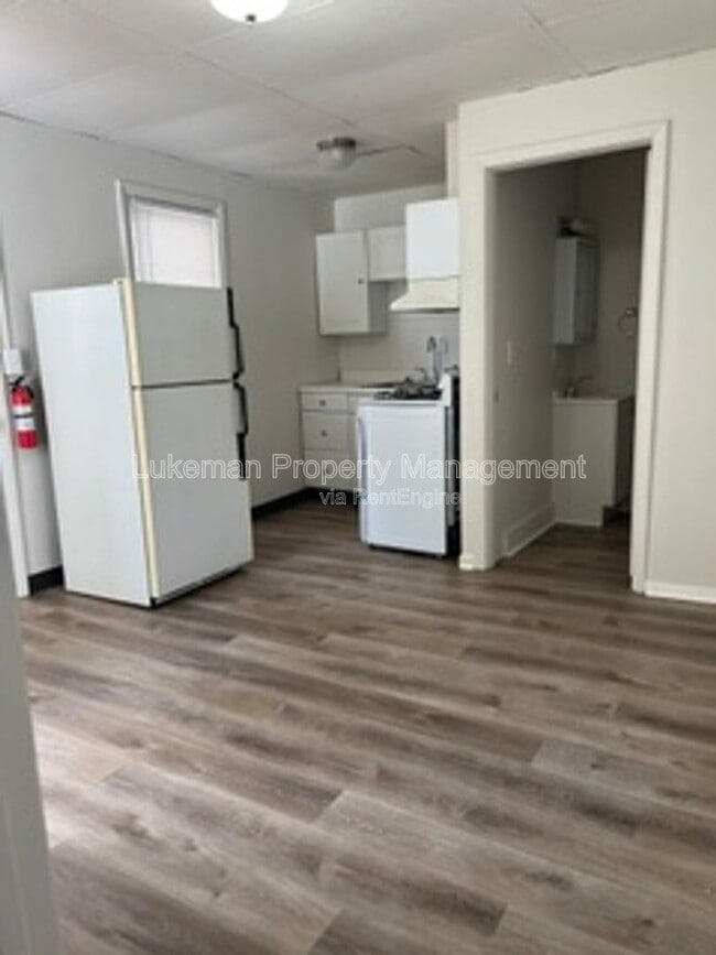 Foto del edificio - 412 E Prairie St