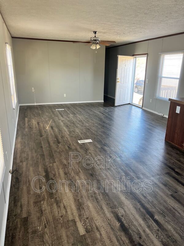 Building Photo - 159 Pine St