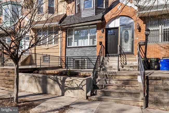 Photo - 4707 Sansom St Townhome
