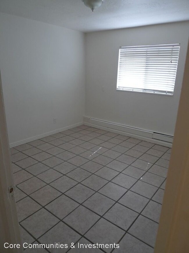 Building Photo - 1593 700 E