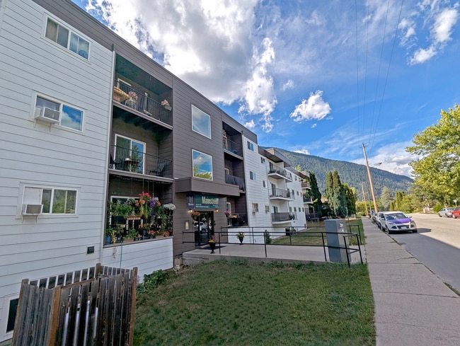 Building Photo - Nelson Lakeview Apartments