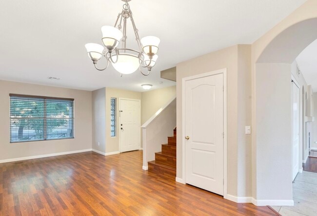 Building Photo - 3913 E Monona Dr