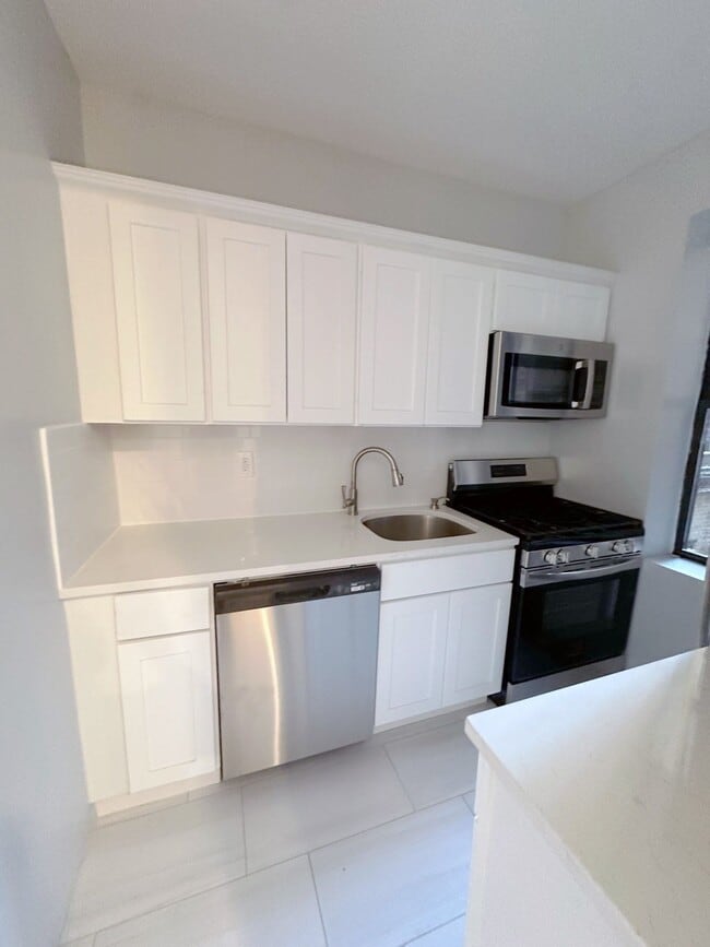 Foto del edificio - 6412 - Golden Crest 6412 Park Avenue, LLC