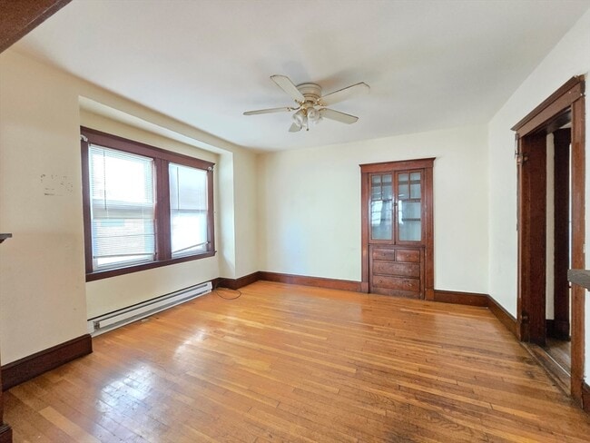 Building Photo - 23 Lowe St