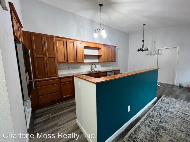 Foto del edificio - 2 br, 1 bath House - 3481 E 20th Avenue