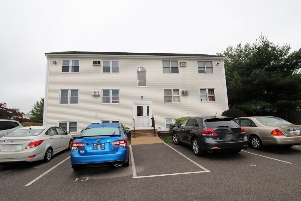 641R S Washington St Unit 11, North Attleborough, MA 02760 Condo for