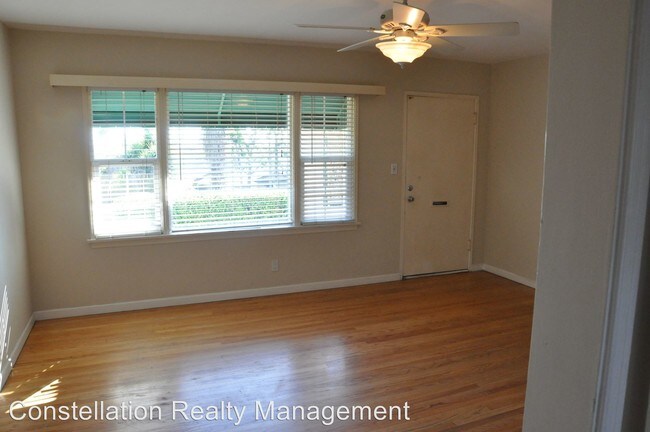 Building Photo - 8006 Fairview Ave