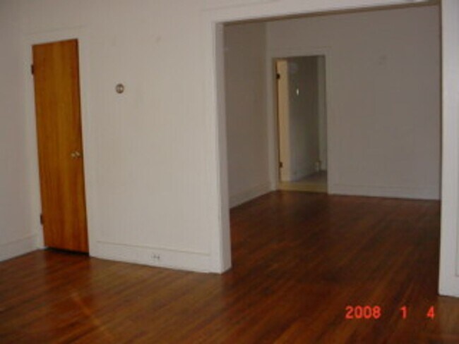 Foto del edificio - West Pleasant St - 004