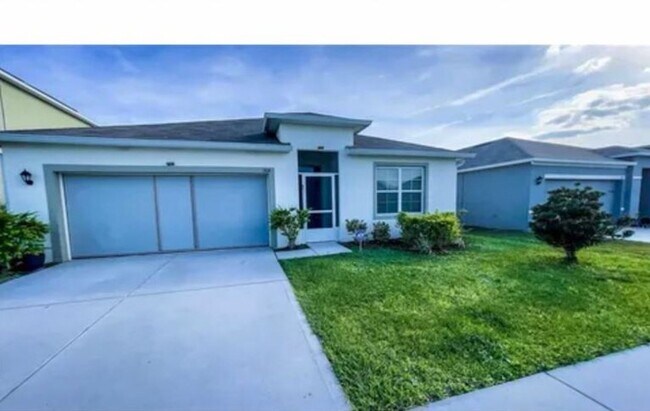 Building Photo - Winter Haven at its finest