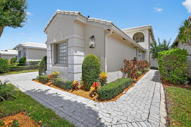 Building Photo - 6502 Brava Way