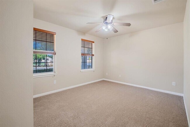 Foto del edificio - 9400 Morgan Creek Dr