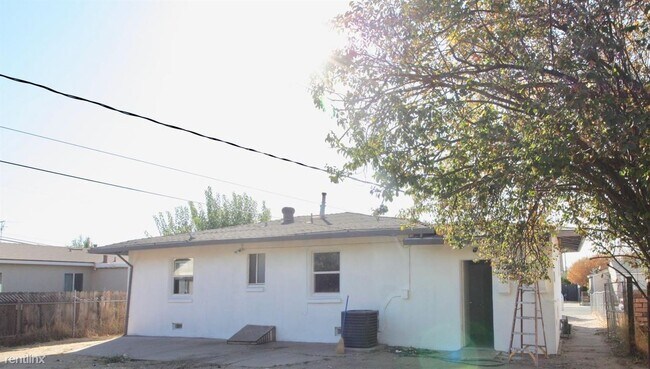 Foto del edificio - 3 br, 1 bath House - 3610 Cypress St