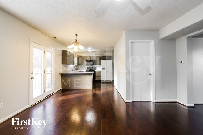 Foto del edificio - 12230 Sweet Creek Trail