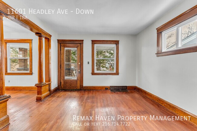 Foto del edificio - 11601 Headley Ave