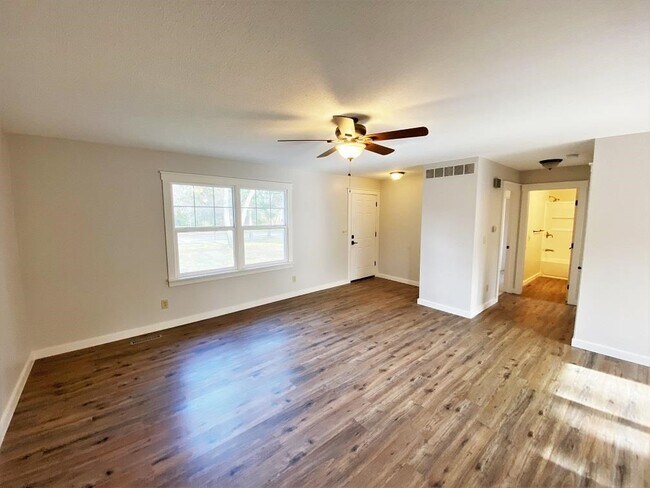 Building Photo - 2211 Barto St