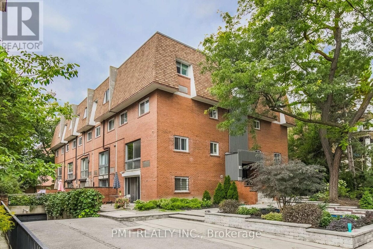 Primary Photo - 28-T28 Admiral Rd