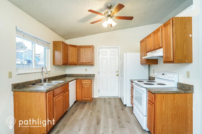 Building Photo - 6669 E Gambol Quail Drive, Colorado Spring...