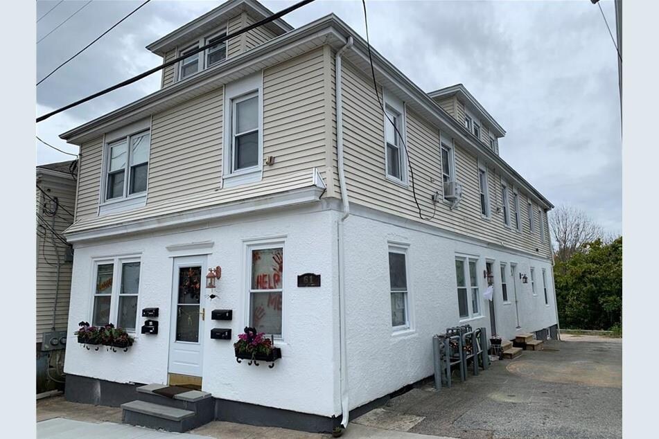 61 Pierce St Unit 2 Front, Westerly, RI 02891 61 Pierce St Westerly