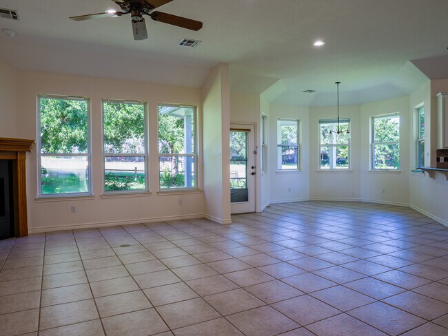 Foto del edificio - 39 Augusta Dr