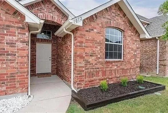 Foto principal - 1012 Raleigh Path
