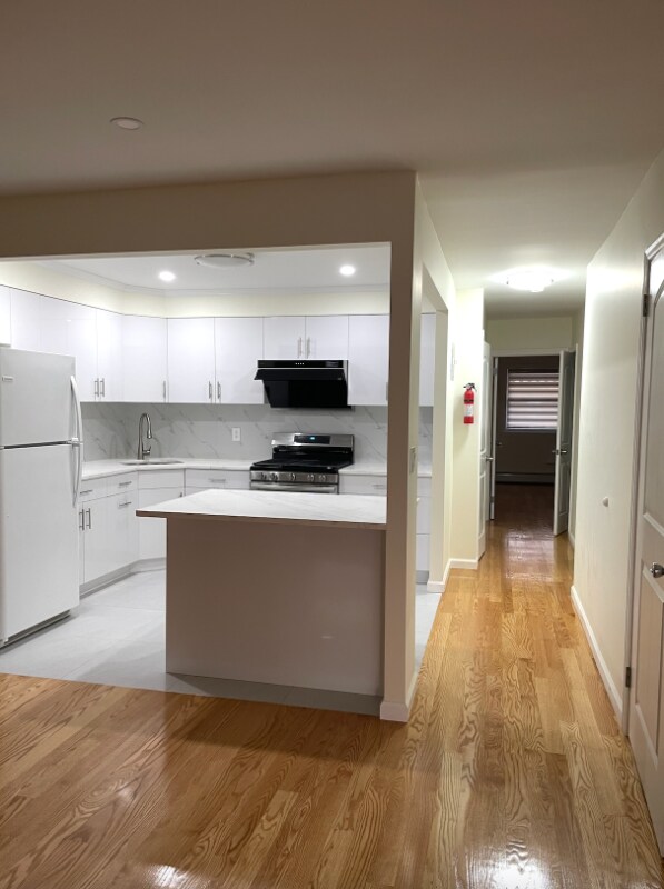 Foto del edificio - 43-22 213th St