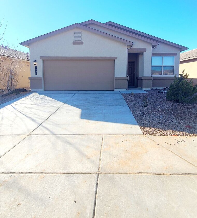 Foto principal - 3 bed 2 bath energy efficient! Built in 2023