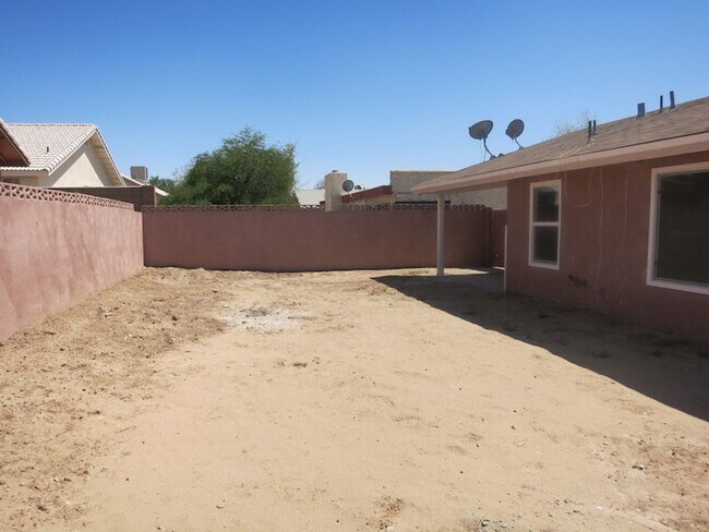 Foto del edificio - 2685 S 17th Ave