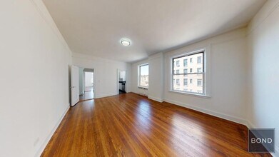 Building Photo - 120 W 86th St