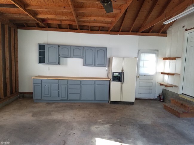 Building Photo - 25 Play Rd