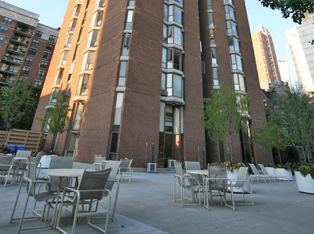 Foto principal - 50 E Chestnut St
