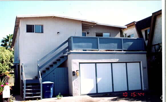 Foto del edificio - 1064-1066 Hingham Ln