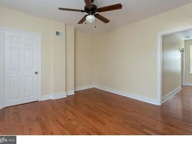 Foto del edificio - 2207 Bainbridge St