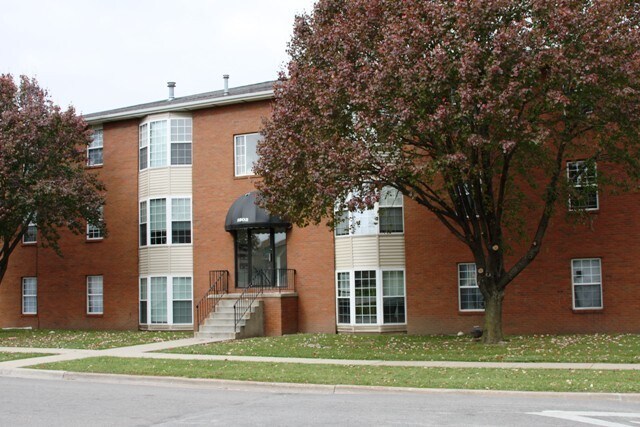 Primary Photo - 1802 Rainbow Ave