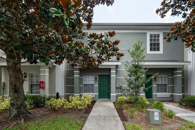 Building Photo - 2 Bedroom /2.5 bathrooms Town House. Just few minutes from Medical City.