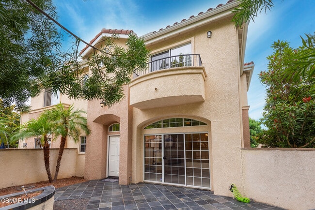 Building Photo - 375 Avenida De Royale