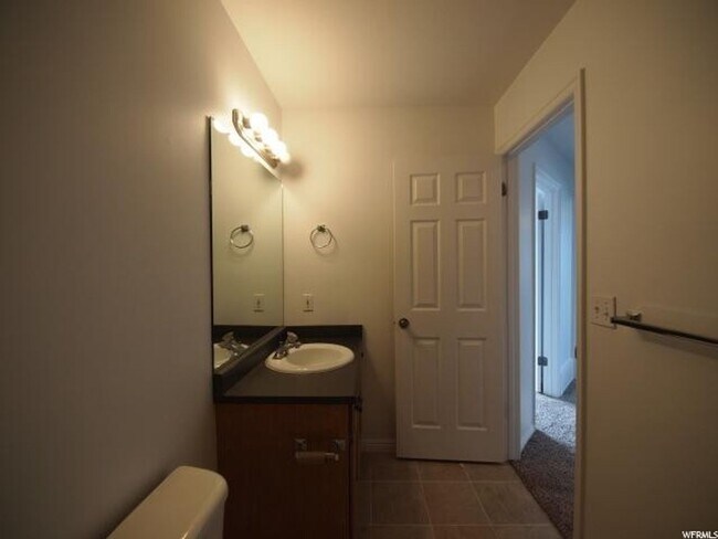 Foto del edificio - 1448 Willow Valley Dr