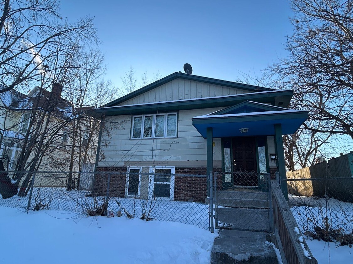 Primary Photo - 3014 15th Ave S